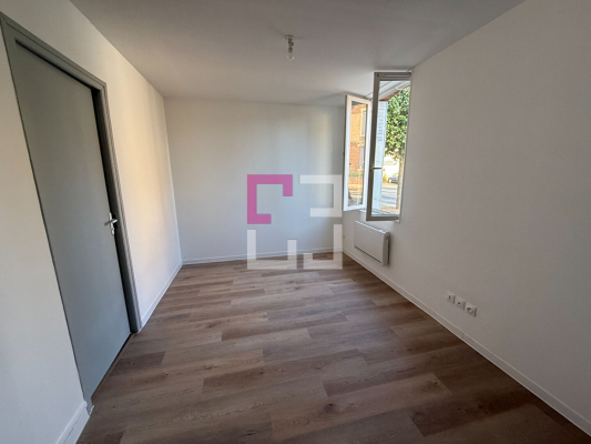 
Appartement La Fere 1 pièce(s) 28 m2
