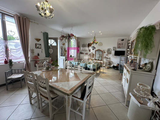 
Maison Versigny 5 pièce(s) 114m²
