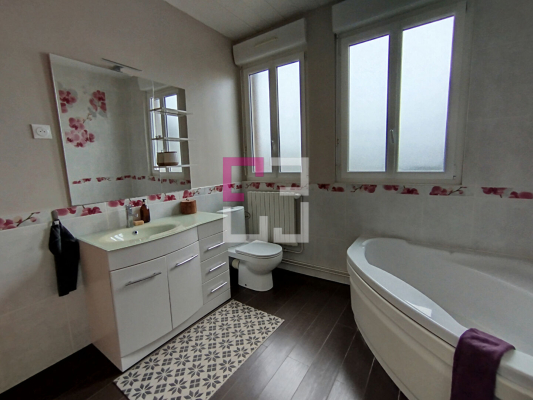 
Maison ORIGNY SAINTE BENOITE 5 pièces 141 m²
