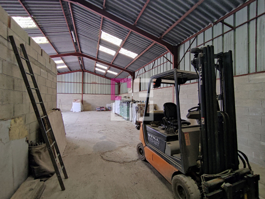 
Local commercial Taxi,station service Seboncourt 1 pièce(s) 166 m2
