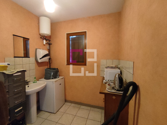 
Local commercial Taxi,station service Seboncourt 1 pièce(s) 166 m2
