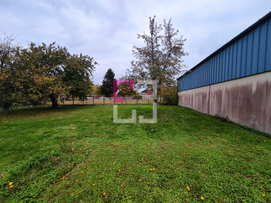 
Local commercial Taxi,station service Seboncourt 1 pièce(s) 166 m2
