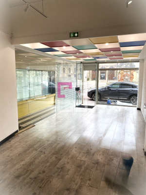 Local commercial Noyon 2 pièce(s) 74 m2