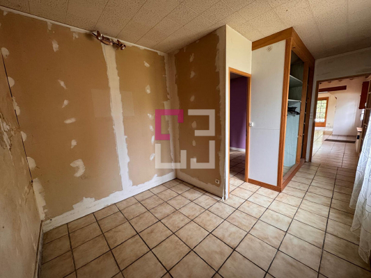 
Maison à fort potentiel  3 pièces 150m2
