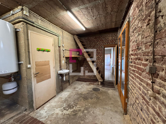 
Maison à fort potentiel  3 pièces 150m2
