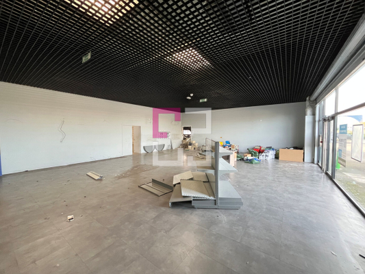 
Local commercial Laon 5 pièce(s) 370 m2
