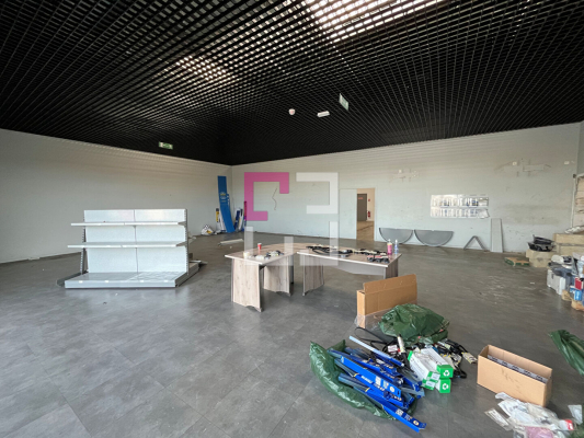 
Local commercial Laon 5 pièce(s) 370 m2
