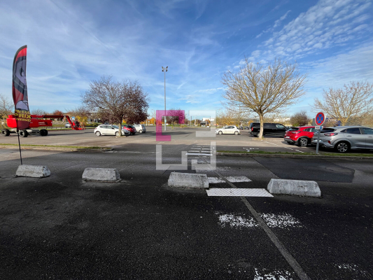 
Local commercial Laon 5 pièce(s) 370 m2
