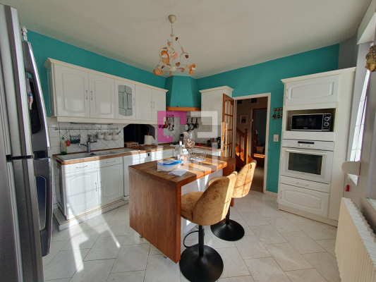 
Maison Montescourt Lizerolles 8 pièce(s) 214 m2
