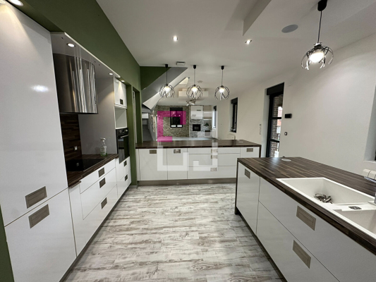 
Maison Bussu 7 pièces 201m2
