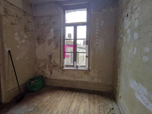 
Local commercial Bohain En Vermandois 7 pièce(s) 180 m2
