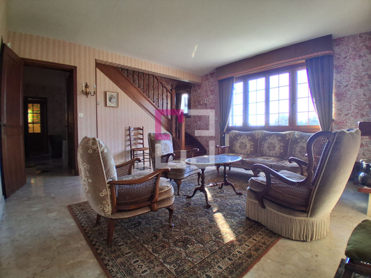 
Maison Rougeries 11 pièce(s) 202 m2
