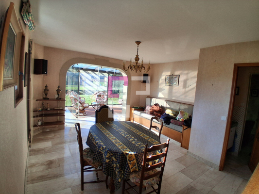 
Maison Rougeries 11 pièce(s) 202 m2
