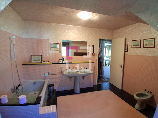 
Maison Rougeries 11 pièce(s) 202 m2
