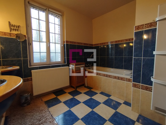 
Maison individuelle ASSIS SUR SERRE 7 pièces 165 m²
