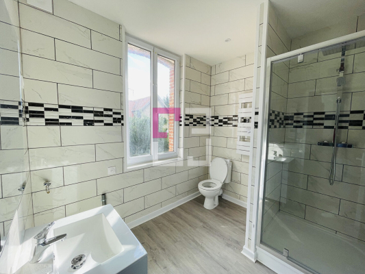 
Immeuble La Fère 12 pièce(s) 230 m²
