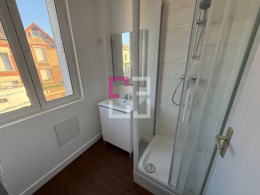 
Immeuble La Fère 12 pièce(s) 230 m²
