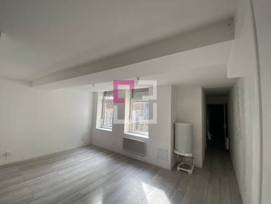 
Immeuble de rapport rénové de 4 appartements- Centre Ville
