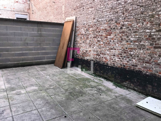 
Immeuble de rapport rénové de 6 appartements- 8 garages Centre Ville
