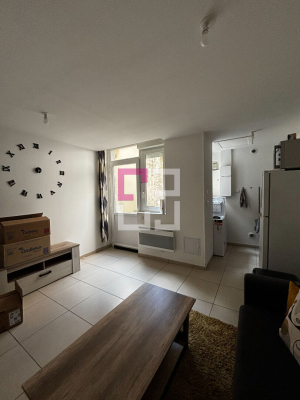 
Immeuble de rapport rénové de 6 appartements- 8 garages Centre Ville

