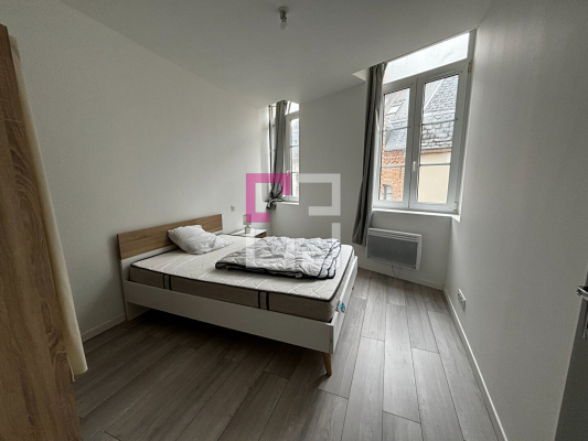 
Immeuble de rapport rénové de 6 appartements- 8 garages Centre Ville
