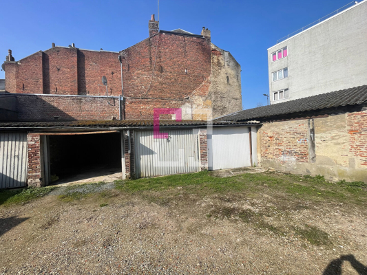 
Immeuble de rapport rénové de 6 appartements- 8 garages Centre Ville
