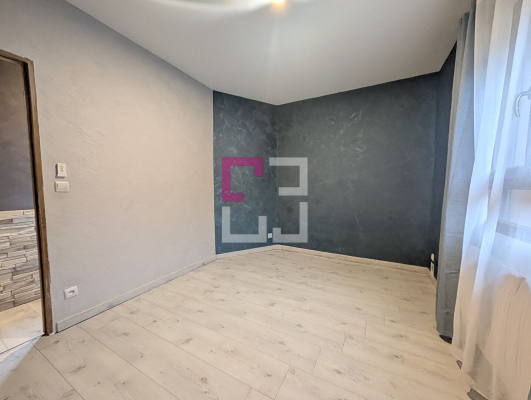 
maison entre Noyon et Chauny vivable de plain pied
