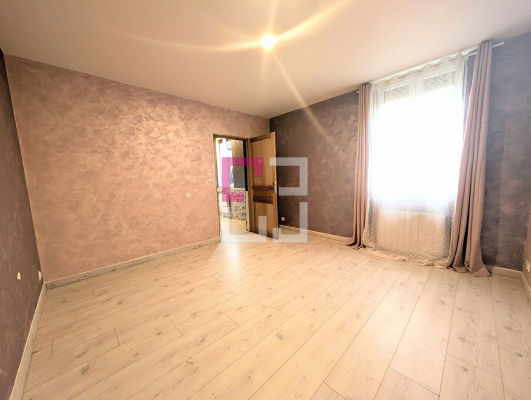
maison entre Noyon et Chauny vivable de plain pied
