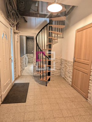 
maison entre Noyon et Chauny vivable de plain pied
