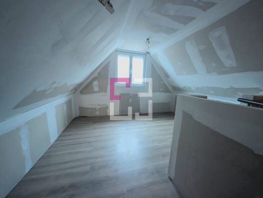 
maison entre Noyon et Chauny vivable de plain pied
