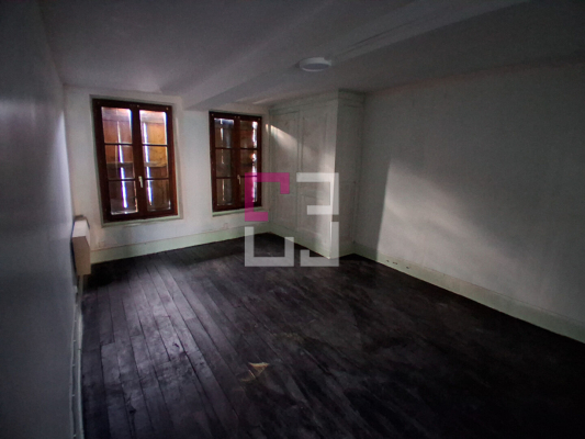 
Local commercial Montcornet 8 pièce(s) 155 m2
