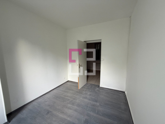 
A louer appartement type F2 02800 La Fere
