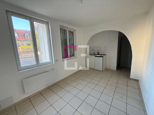 
A louer appartement type F2 02800 La Fere
