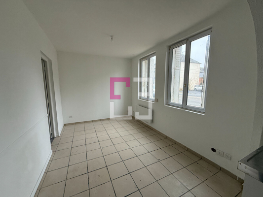 
A louer appartement type F2 02800 La Fere
