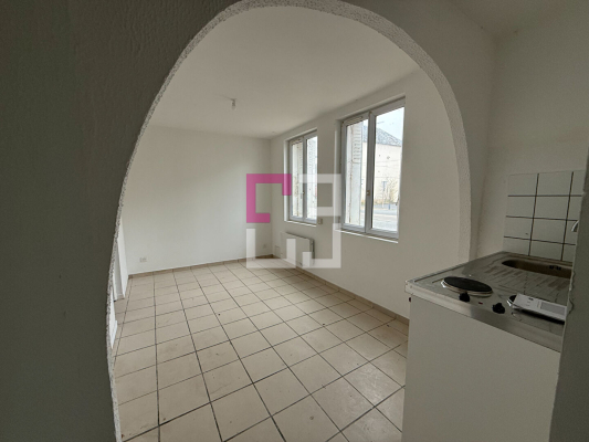 
A louer appartement type F2 02800 La Fere

