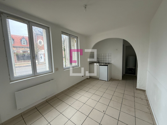 
A louer appartement type F2 02800 La Fere
