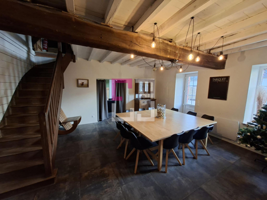 
Maison Cilly 7 pièce(s) 195 m2
