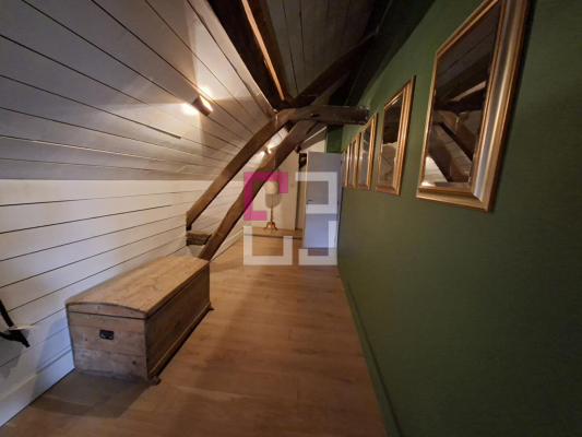 
Maison Cilly 7 pièce(s) 195 m2
