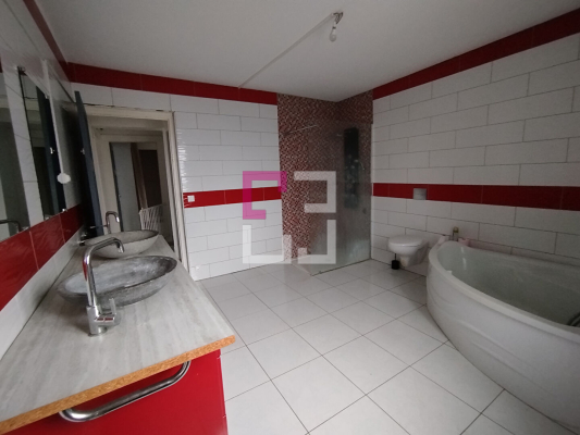 
Maison SERAUCOURT-LE-GRAND 8 pièces 181 m²
