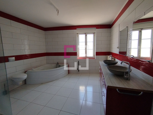 
Maison SERAUCOURT-LE-GRAND 8 pièces 181 m²
