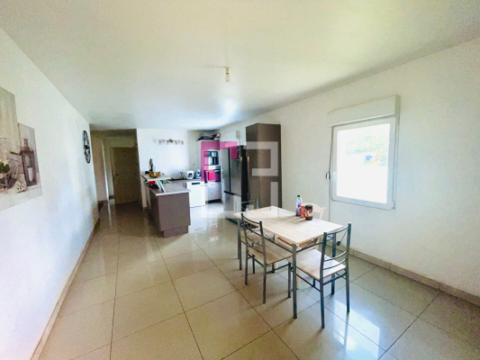 
Maison 3 chambres Village Calme Avec Grand garage
