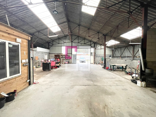 
Maison 3 chambres Village Calme Avec Grand garage
