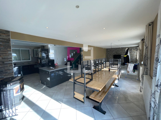 
Maison Vadencourt 8 pièce(s) 202 m2
