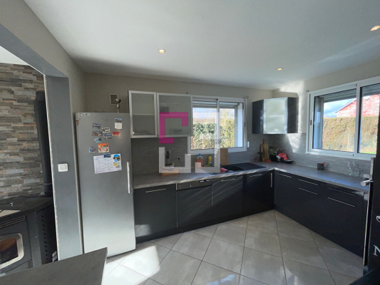 
Maison Vadencourt 8 pièce(s) 202 m2
