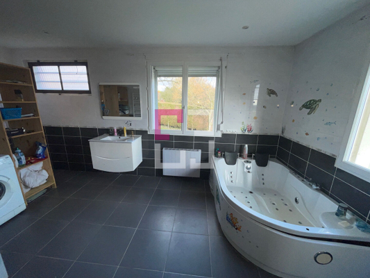 
Maison Vadencourt 8 pièce(s) 202 m2
