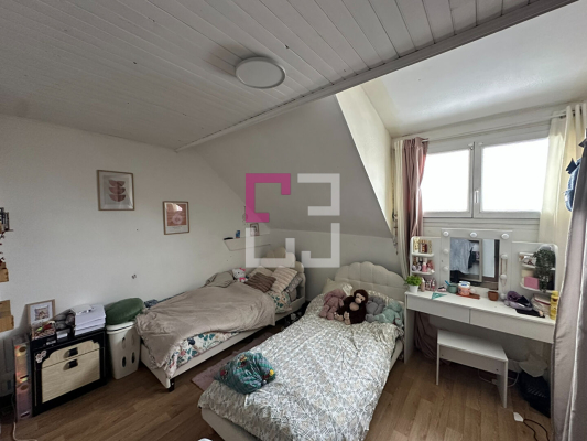 
Immeuble Viry Noureuil 8 pieces 170m2
