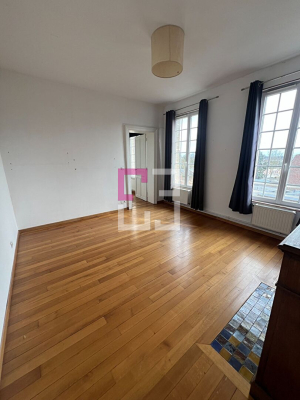
Appartement Saint Quentin 5 pièce(s) 153.10 m2
