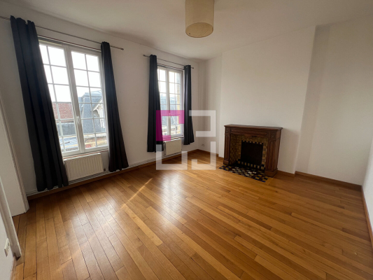 
Appartement Saint Quentin 5 pièce(s) 153.10 m2
