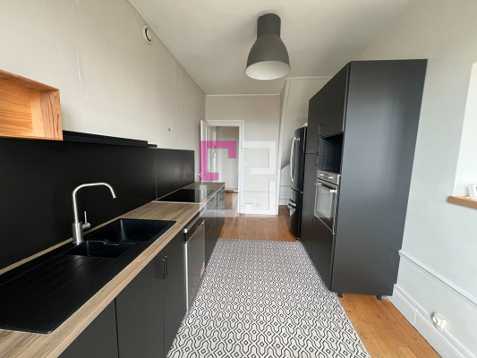 
Appartement Saint Quentin 5 pièce(s) 153.10 m2
