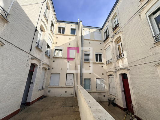 
Immeuble Saint Quentin 15 pièce(s) 213 m2
